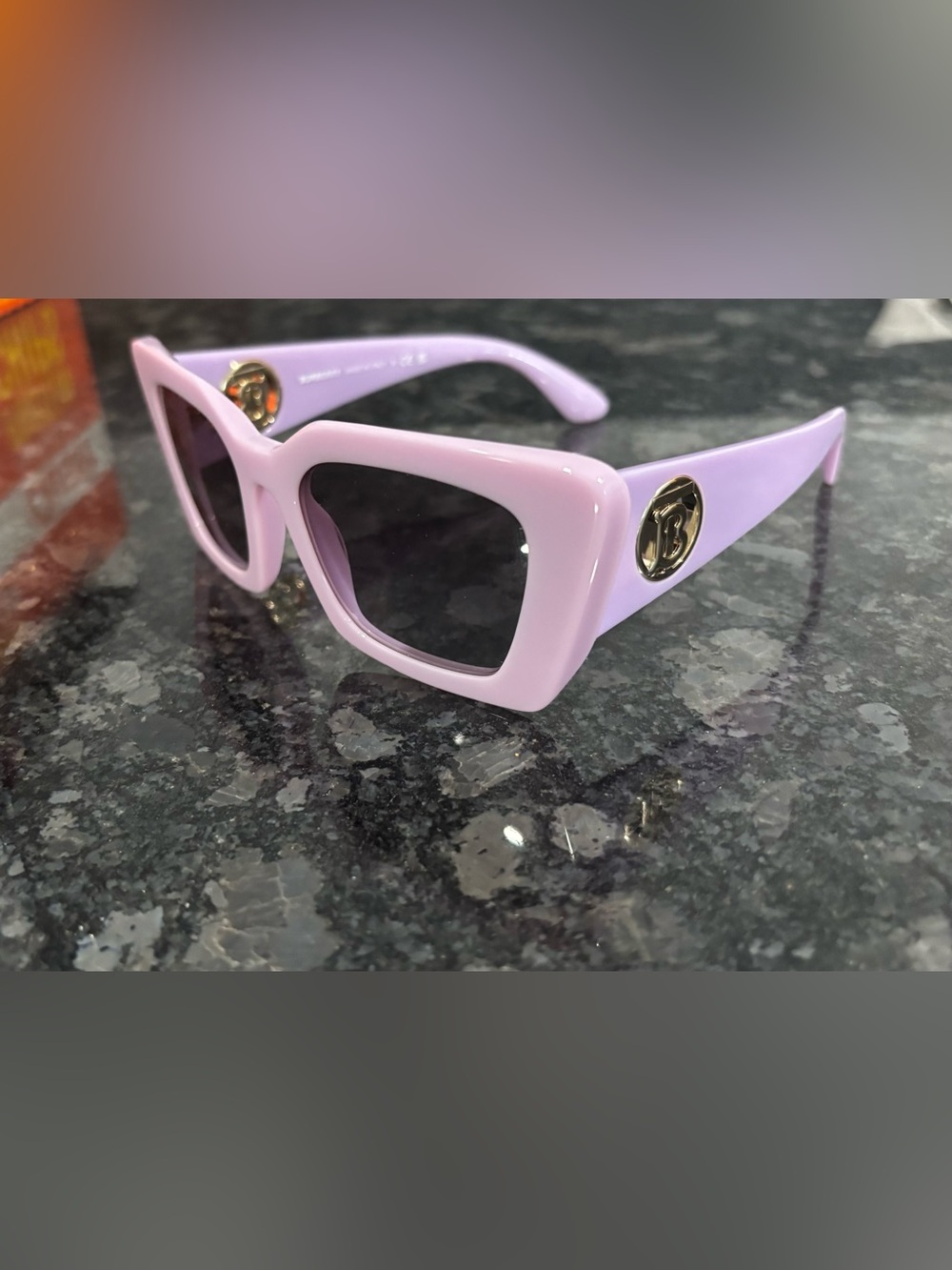 Burberry sunglasses, brand new, never worn. Color: Lilac